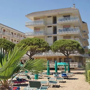Apartmán Diplomatic-residence Fronte Mare-piazza Torino-lido Di, Lido di Jesolo